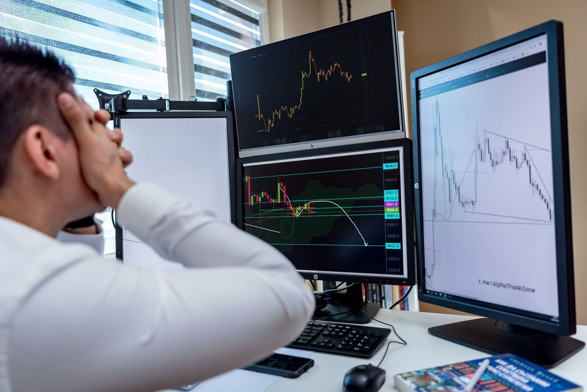 Demystifying Mortgage Interest Rates: The Quantitative Guide to Yield Curves, Spreads, and Institutional Refinancing Strategy